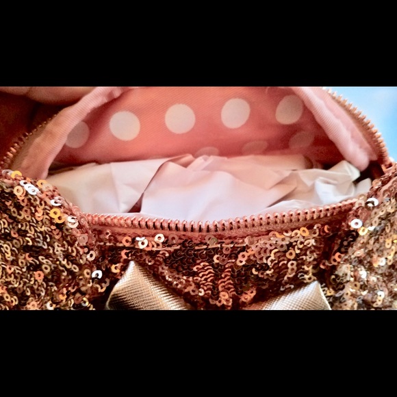 Disney Loungefly Rose Gold Fanny Pack - Picture 4 of 4